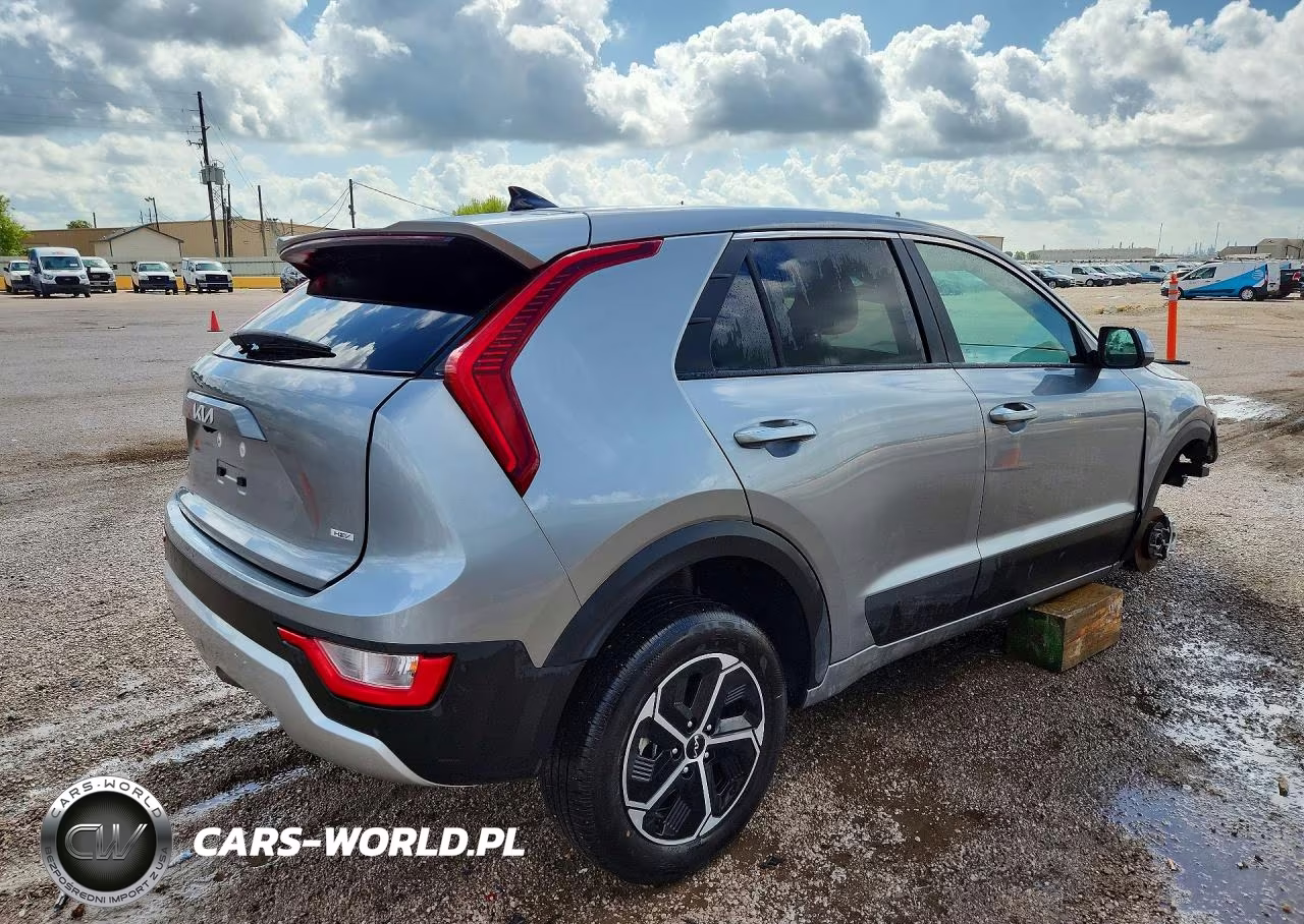 2026 Kia Niro Lx VIN:KNDCP3LE9T5362143 - 3