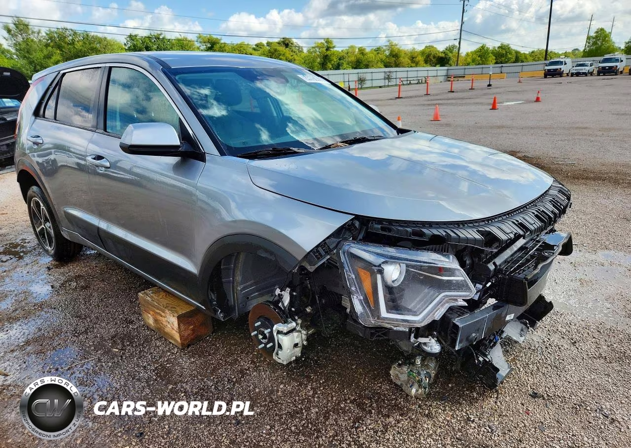 2026 Kia Niro Lx VIN:KNDCP3LE9T5362143 - 4