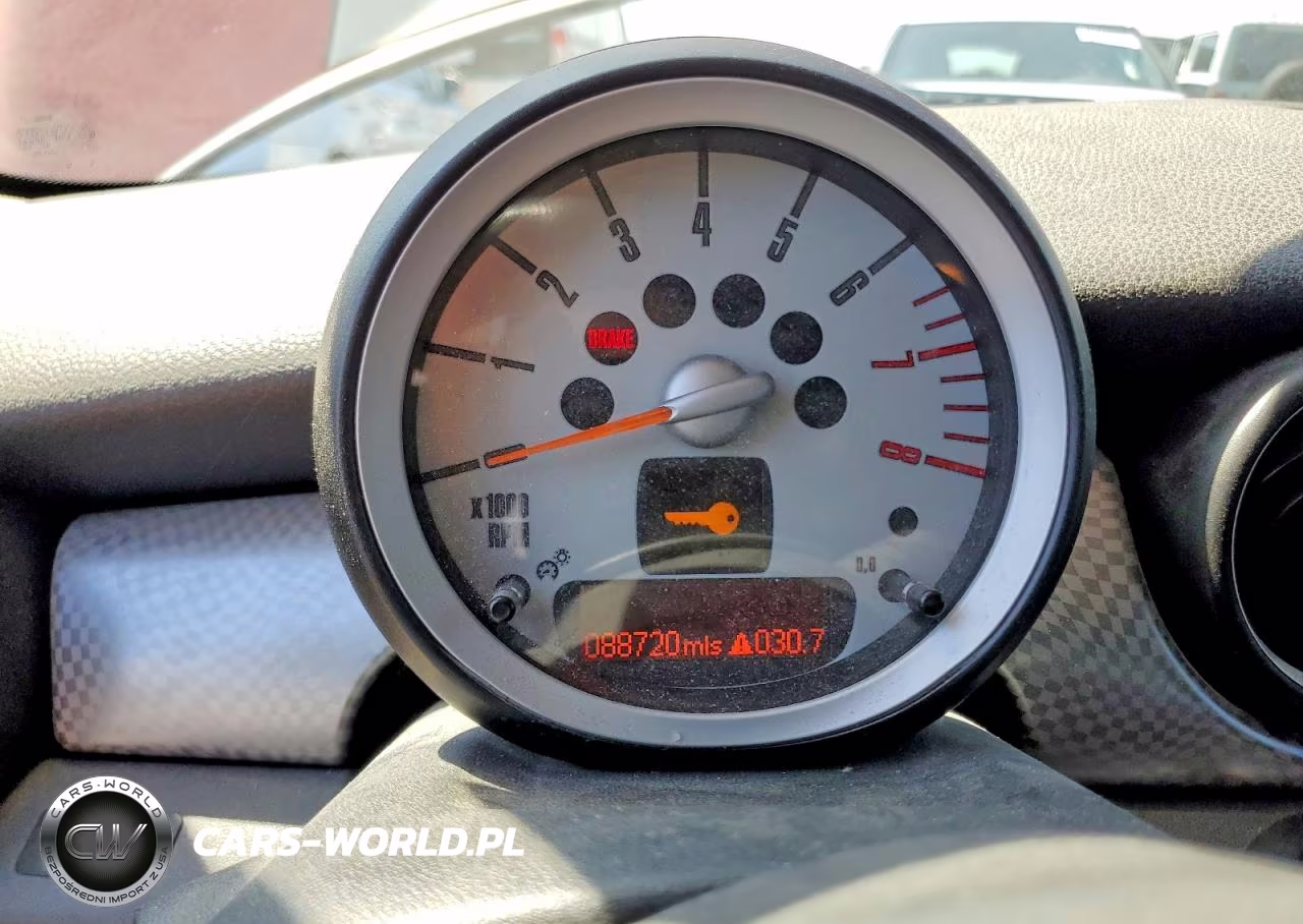 2009 Mini Cooper S VIN:WMWMF73569TT97366 - 9