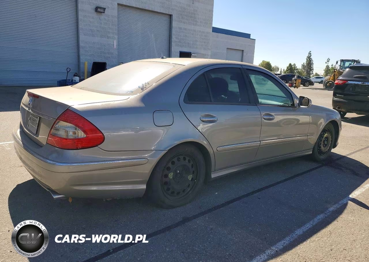 2009 Mercedes-Benz E-Class VIN:WDBUF56XX9B431818 - 3