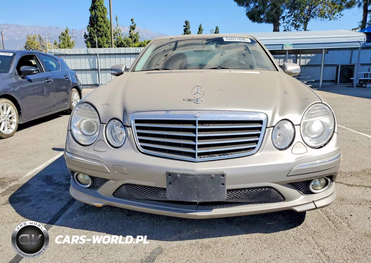 2009 Mercedes-Benz E-Class VIN:WDBUF56XX9B431818 - 5