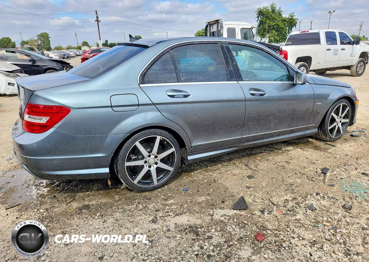 2012 Mercedes-Benz C 250 VIN:WDDGF4HB6CA652863 - 3