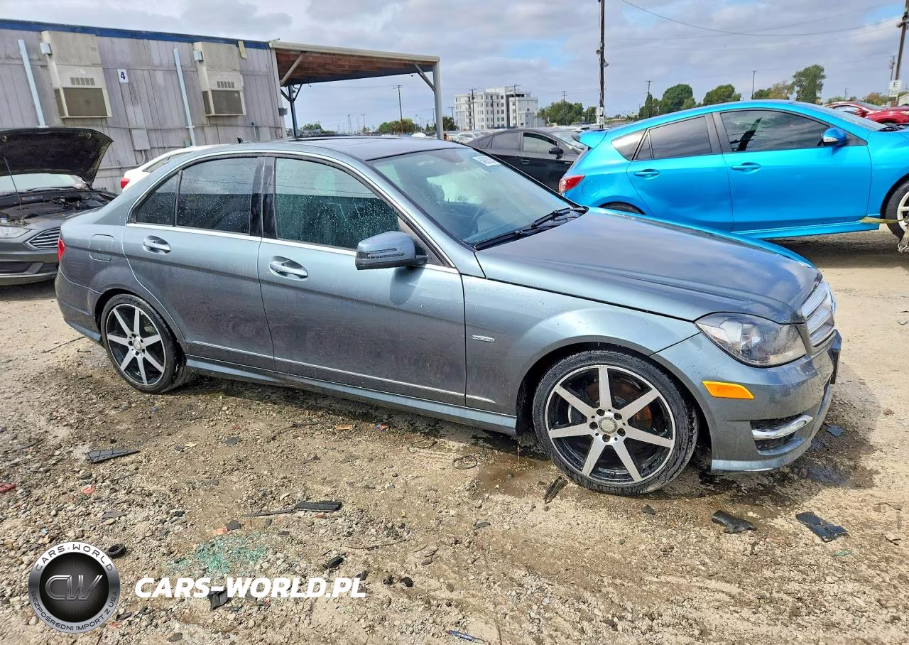 2012 Mercedes-Benz C 250 VIN:WDDGF4HB6CA652863 - 4