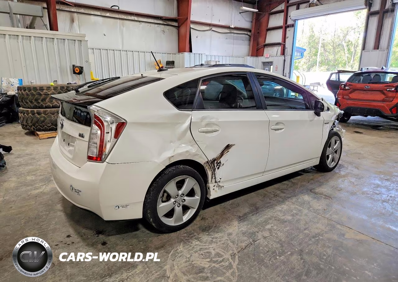 2013 Toyota Prius Five VIN:JTDKN3DU8D5681249 - 3