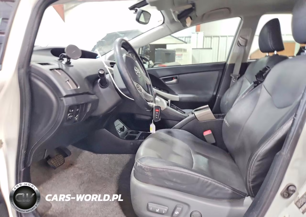 2013 Toyota Prius Five VIN:JTDKN3DU8D5681249 - 7