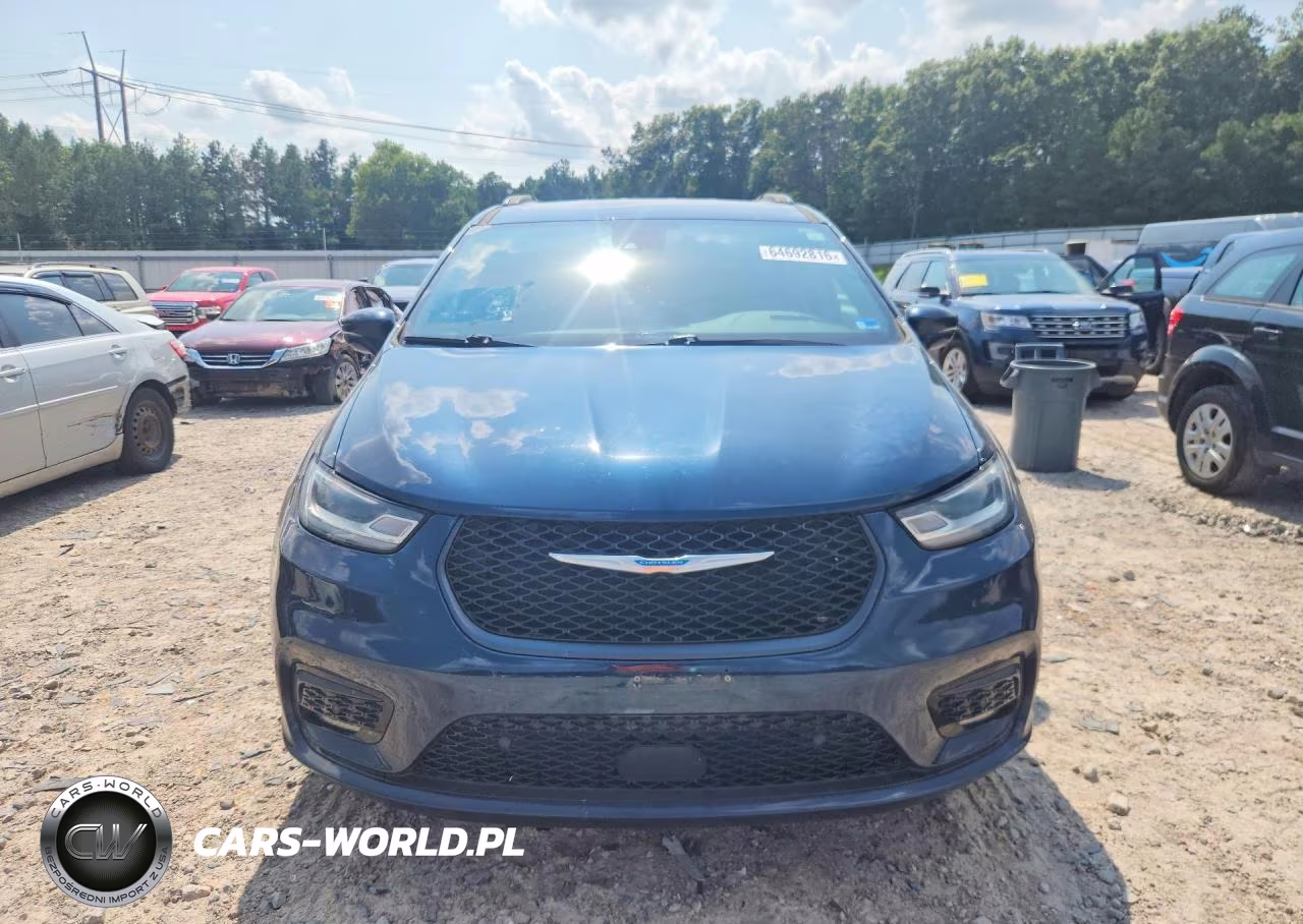 2021 Chrysler Pacifica Hybrid Touring L VIN:2C4RC1L7XMR586909 - 5