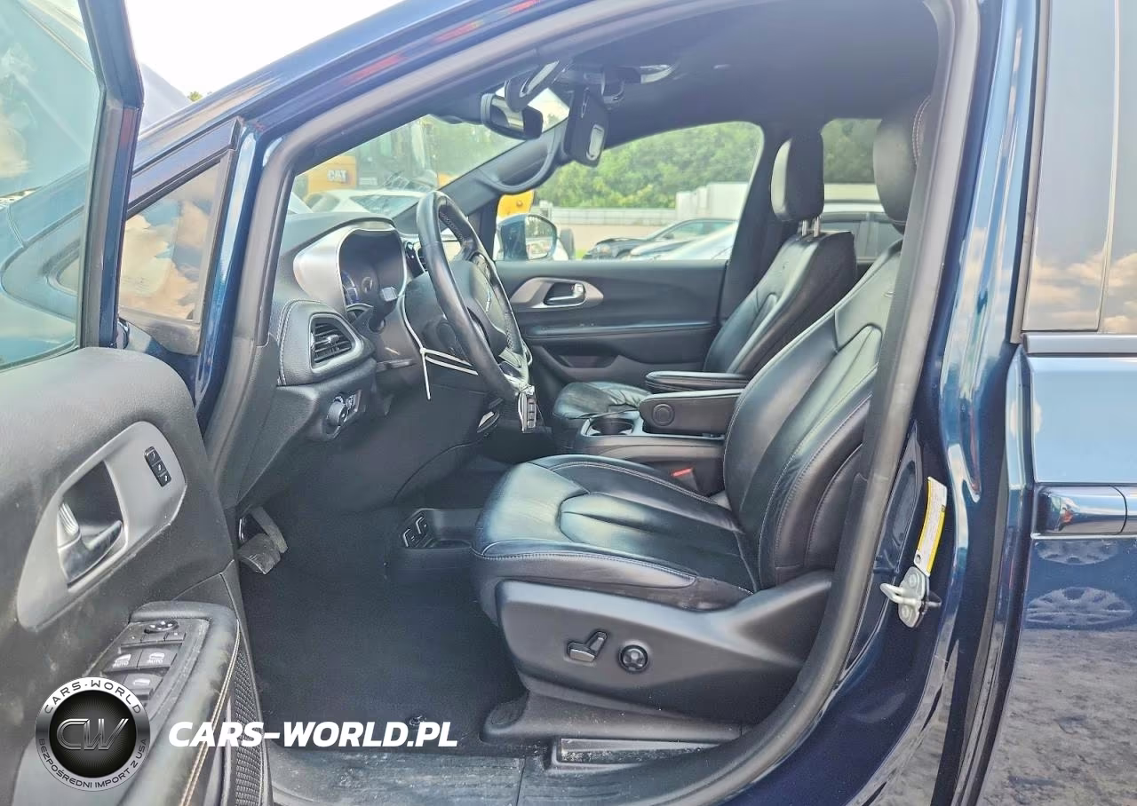 2021 Chrysler Pacifica Hybrid Touring L VIN:2C4RC1L7XMR586909 - 7