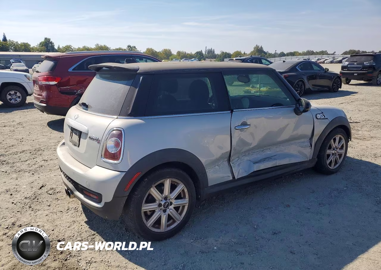 2011 Mini Cooper S VIN:WMWSV3C58BTY15306 - 3