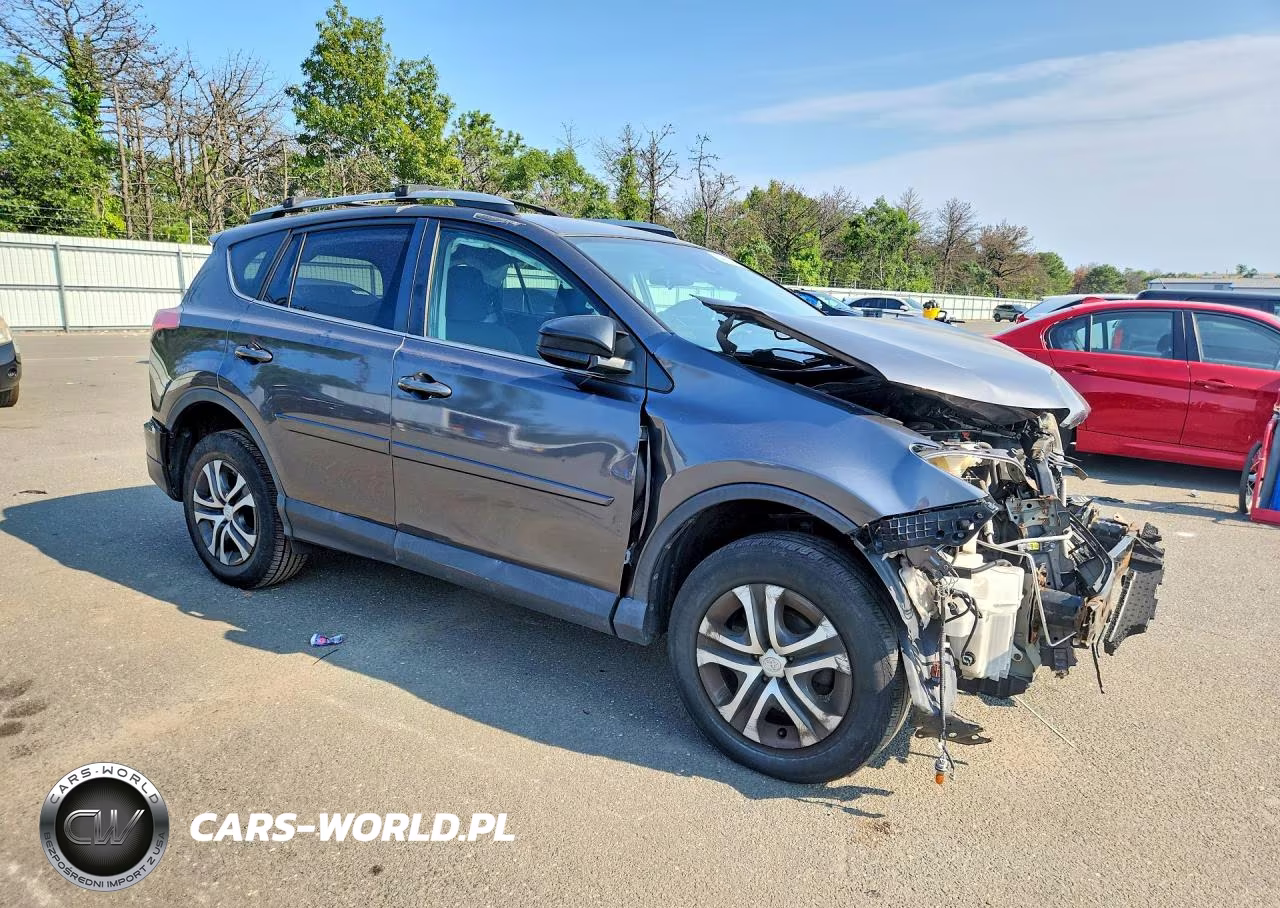 2018 Toyota Rav4 Le VIN:2T3ZFREV1JW449103 - 4