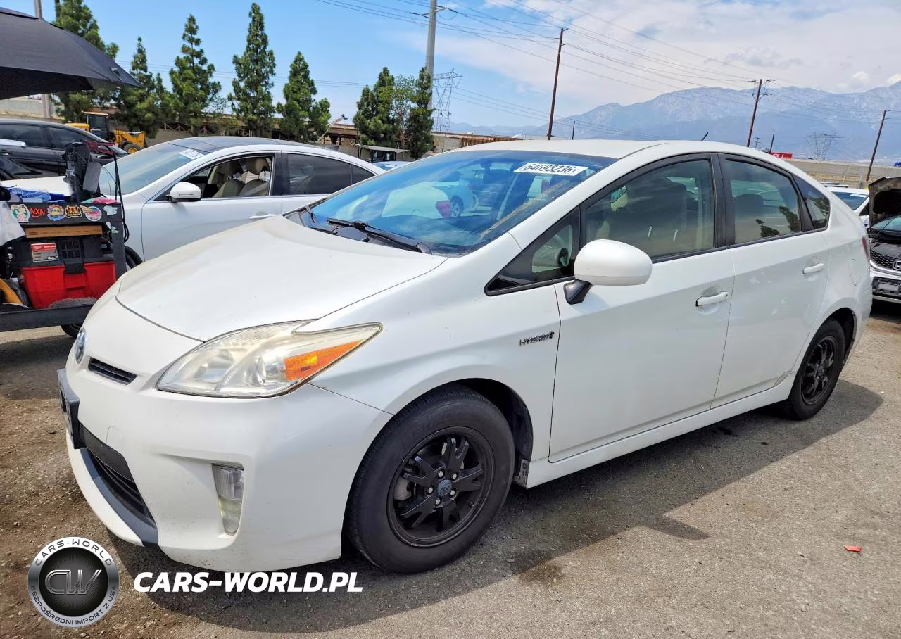 2015 Toyota Prius Two – zdjęcie 1 z 12