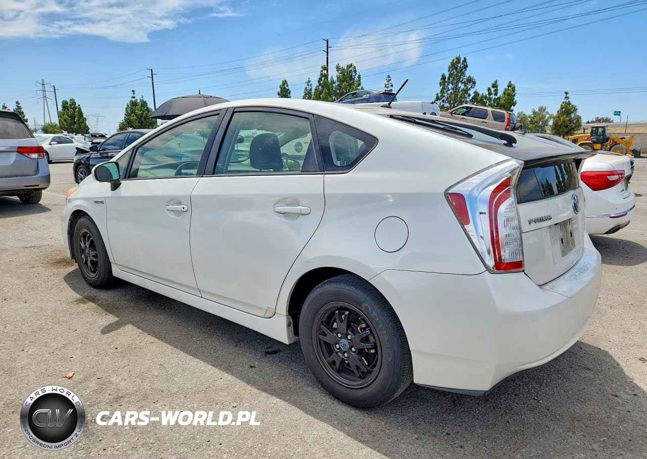 2015 Toyota Prius Two VIN:JTDKN3DU2F0425625 - 2