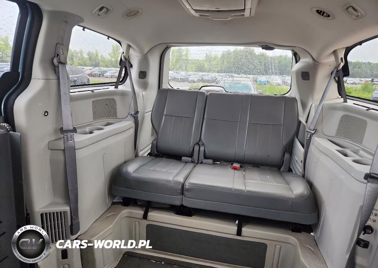 2010 Chrysler Town & Country Touring VIN:2A4RR5DX7AR501146 - 10