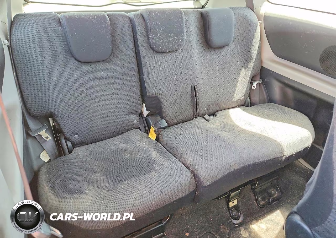 2010 Toyota Yaris Base VIN:JTDJT4K34A5319982 - 10