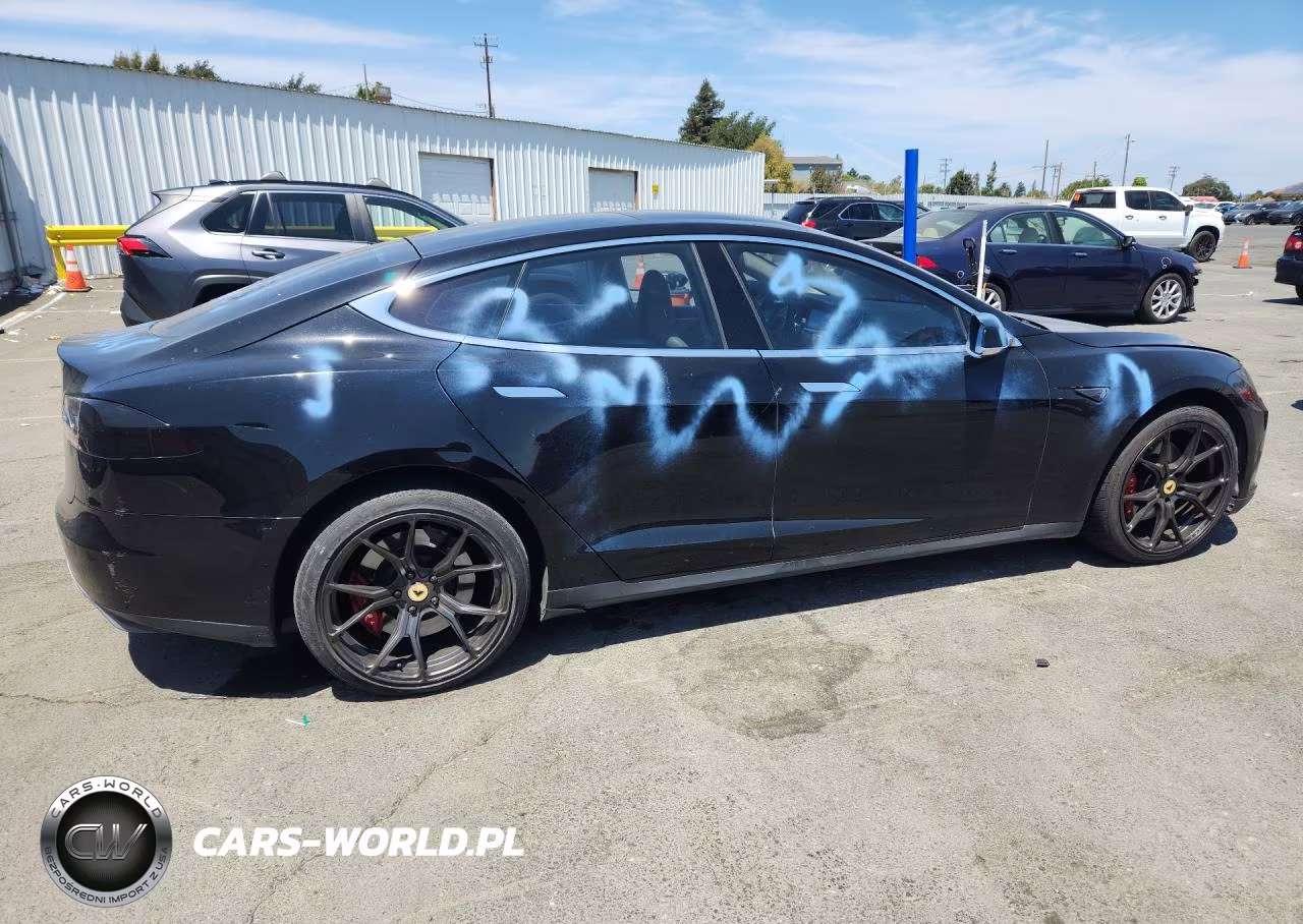 2013 Tesla Model S VIN:5YJSA1CN0DFP05147 - 3