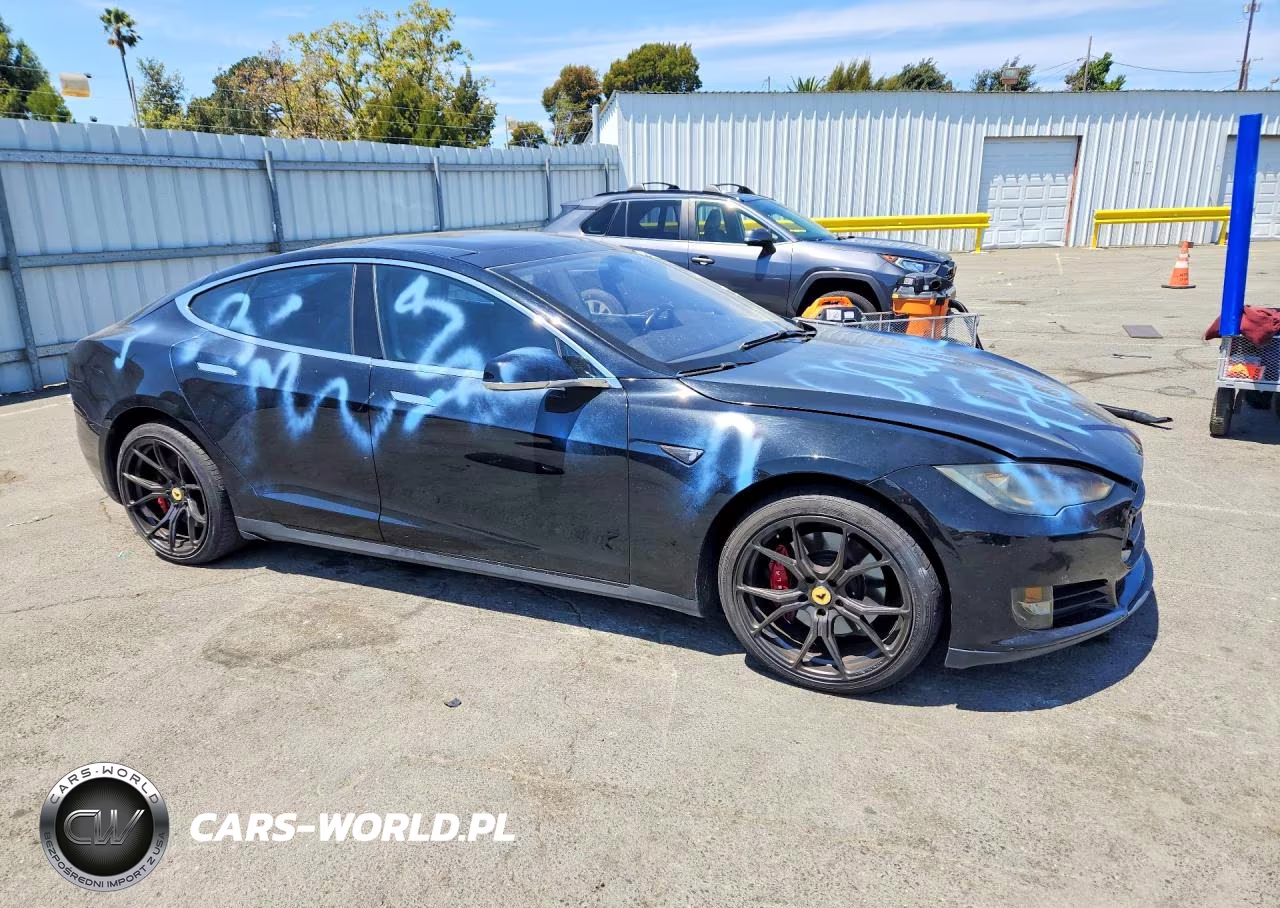 2013 Tesla Model S VIN:5YJSA1CN0DFP05147 - 4