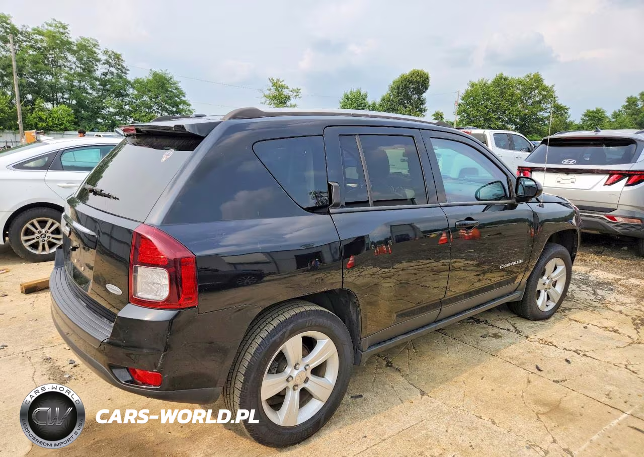 2014 Jeep Compass Latitude VIN:1C4NJDEB2ED626296 - 3