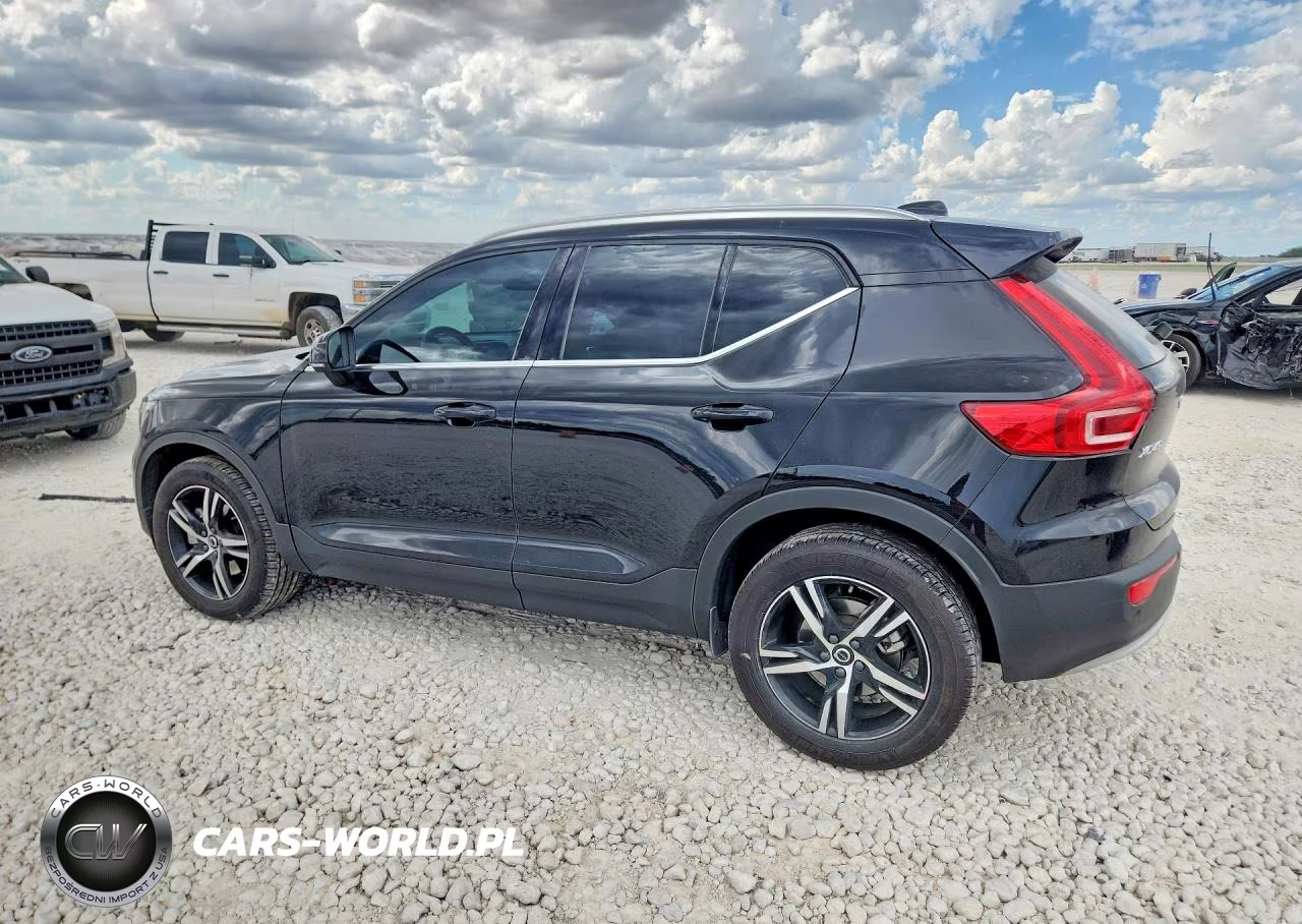 2025 Volvo Xc40 Core VIN:YV4L12UJ2S2479373 - 2
