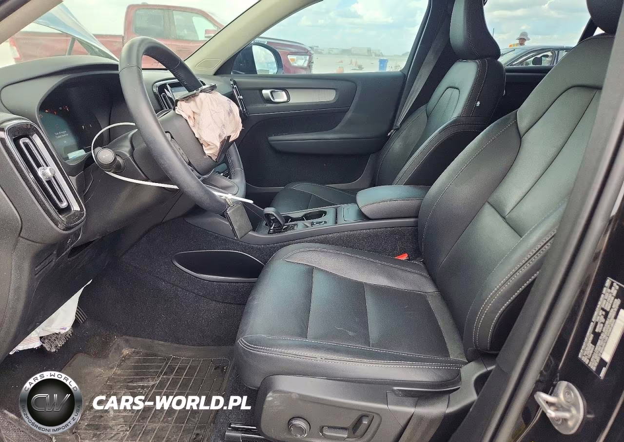 2025 Volvo Xc40 Core VIN:YV4L12UJ2S2479373 - 7
