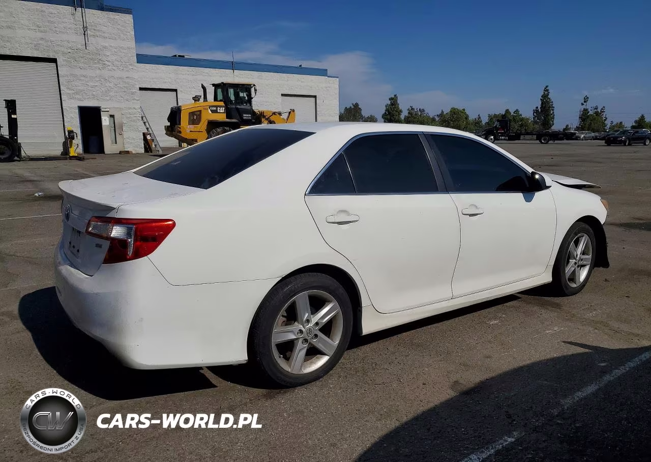 2014 Toyota Camry Se VIN:4T1BF1FK1EU777305 - 3