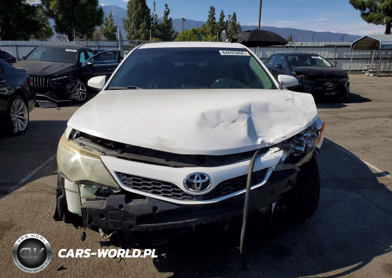 2014 Toyota Camry Se VIN:4T1BF1FK1EU777305 - 5