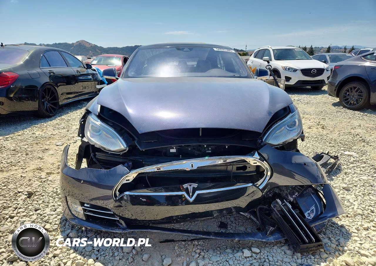 2015 Tesla Model S VIN:5YJSA1E21FF111642 - 5