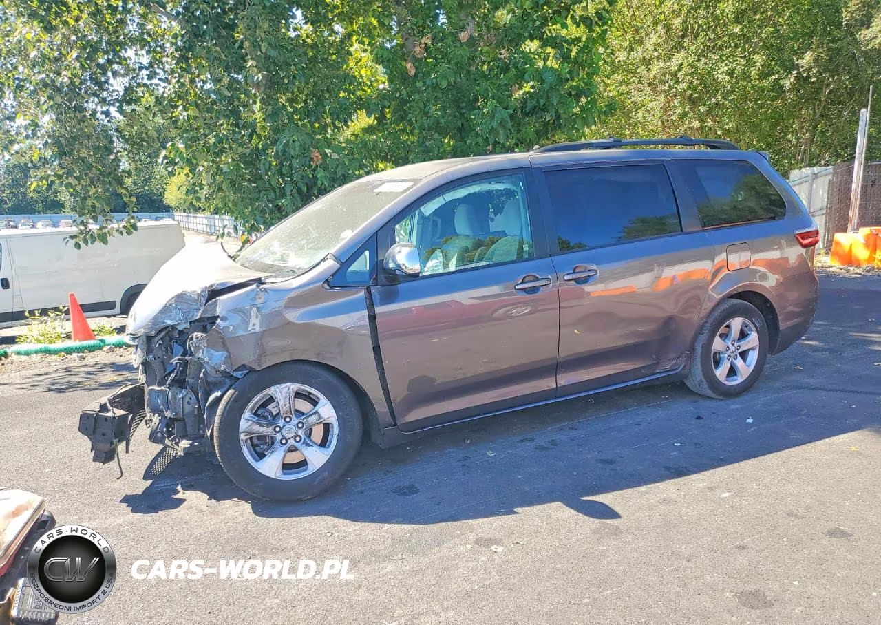 2017 Toyota Sienna Le
