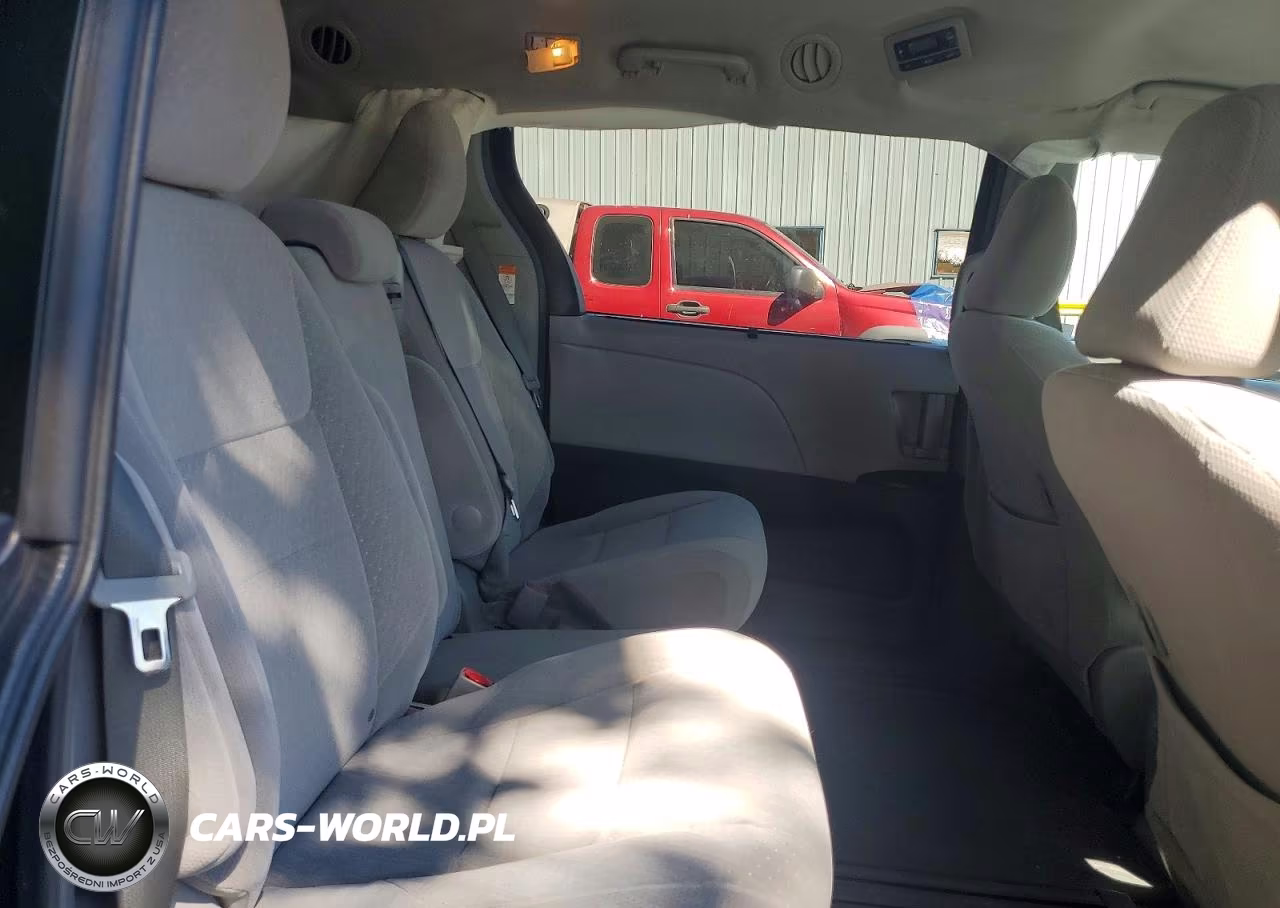 2017 Toyota Sienna Le VIN:5TDKZ3DC7HS860684 - 10