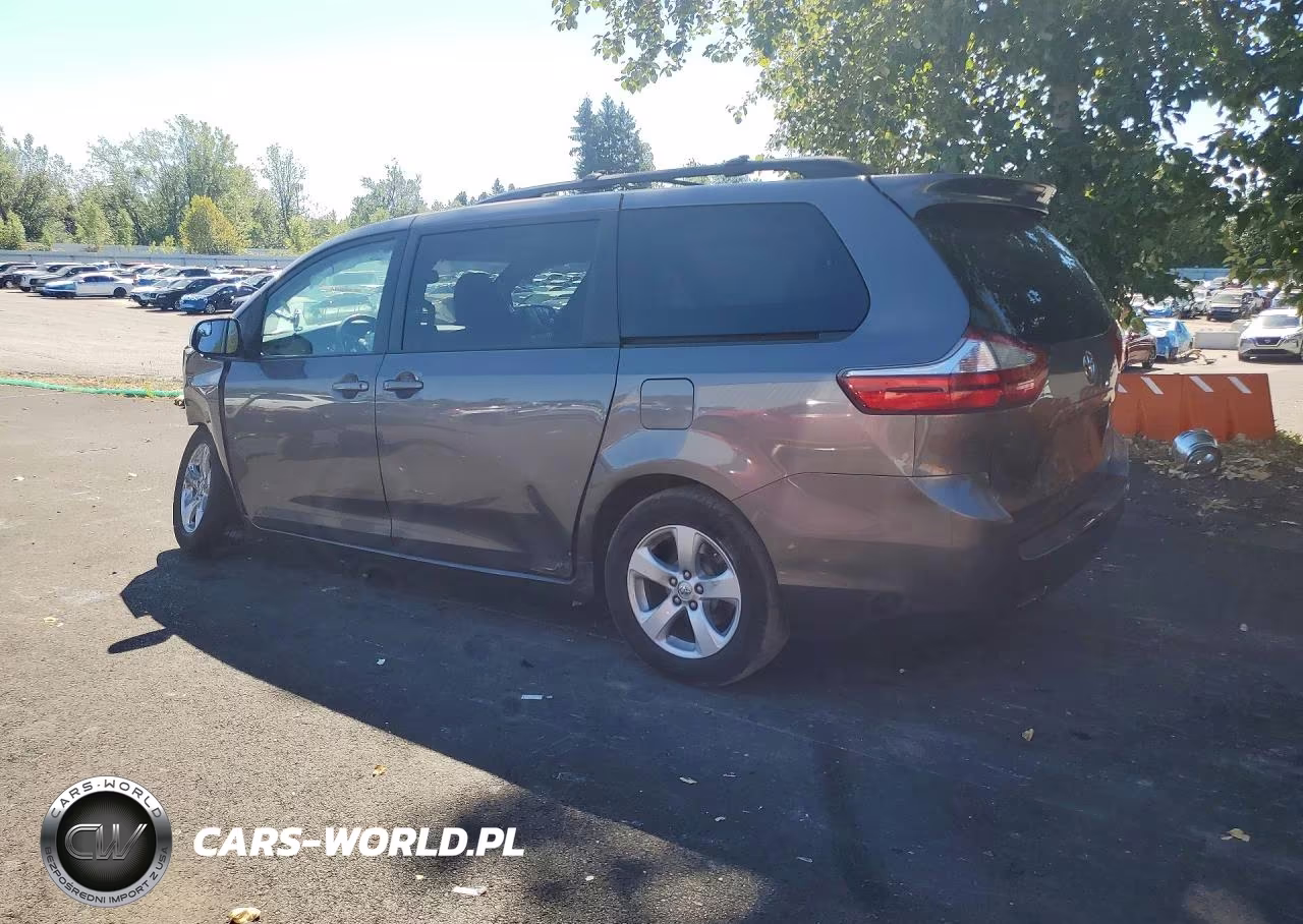 2017 Toyota Sienna Le VIN:5TDKZ3DC7HS860684 - 2