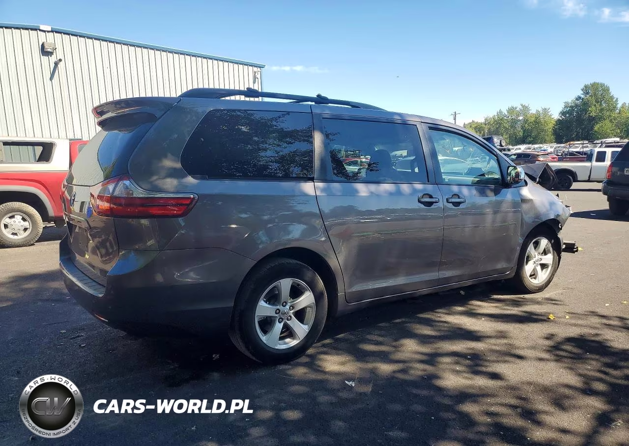 2017 Toyota Sienna Le VIN:5TDKZ3DC7HS860684 - 3