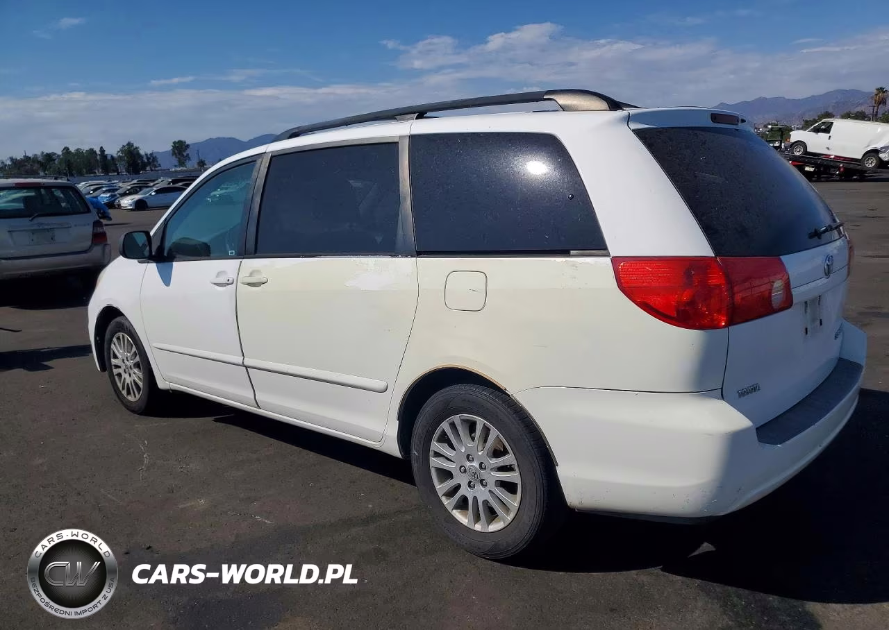2010 Toyota Sienna Le 8-Passenger VIN:5TDKK4CC1AS327621 - 2