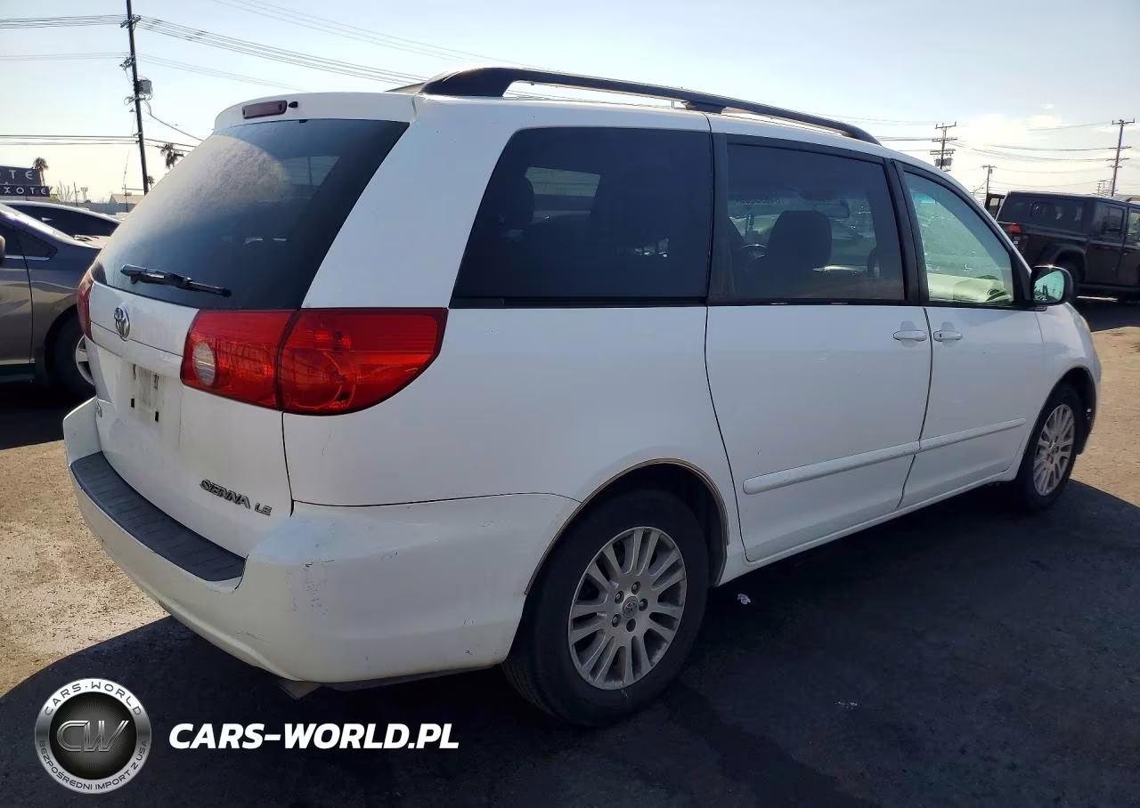 2010 Toyota Sienna Le 8-Passenger VIN:5TDKK4CC1AS327621 - 3