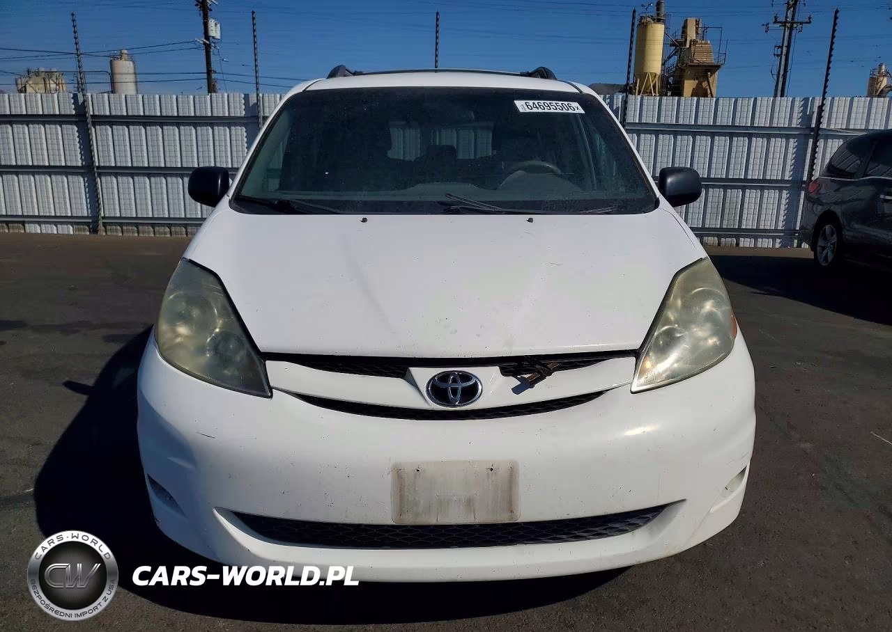2010 Toyota Sienna Le 8-Passenger VIN:5TDKK4CC1AS327621 - 5