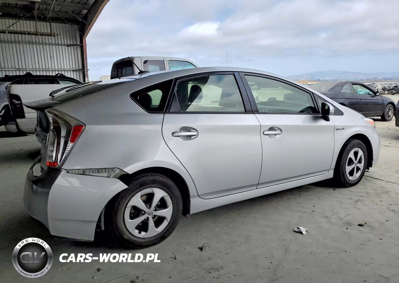 2014 Toyota Prius Four VIN:JTDKN3DUXE0364510 - 3