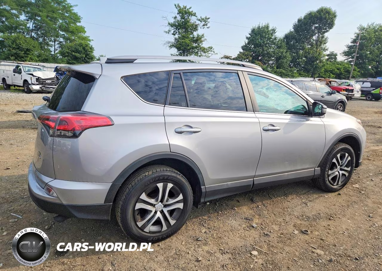 2017 Toyota Rav4 Le VIN:2T3BFREV4HW638842 - 3