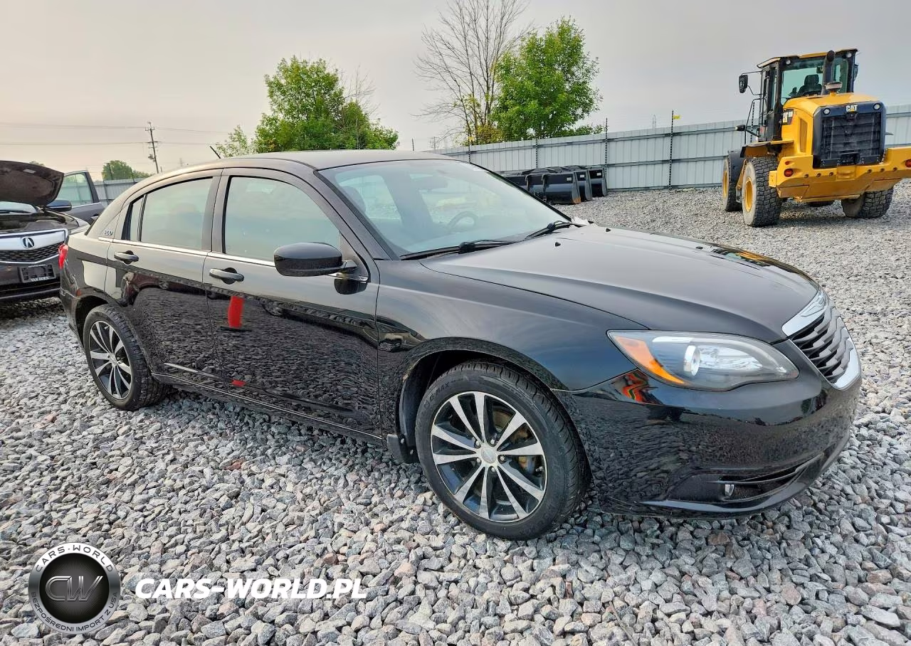 2013 Chrysler 200 Touring VIN:1C3CCBBB9DN674434 - 4