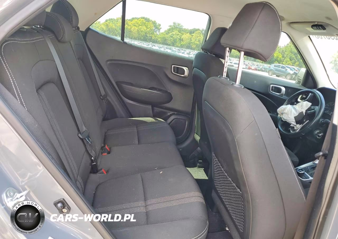 2021 Hyundai Venue Sel VIN:KMHRC8A35MU096305 - 11