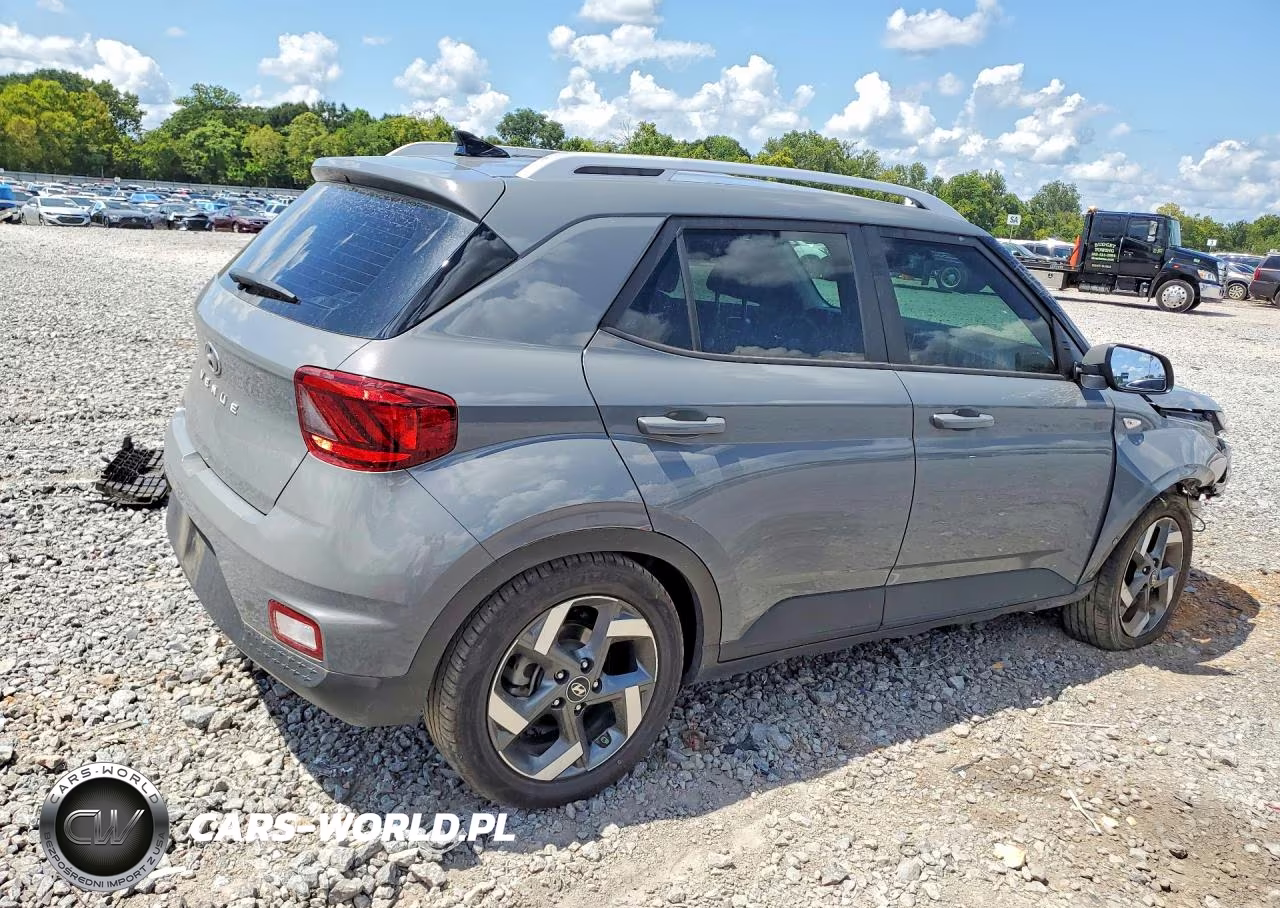 2021 Hyundai Venue Sel VIN:KMHRC8A35MU096305 - 3