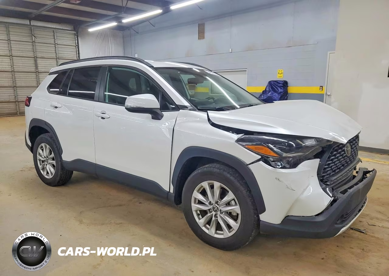 2022 Toyota Corolla Cross Le VIN:7MUBAABG2NV030293 - 4