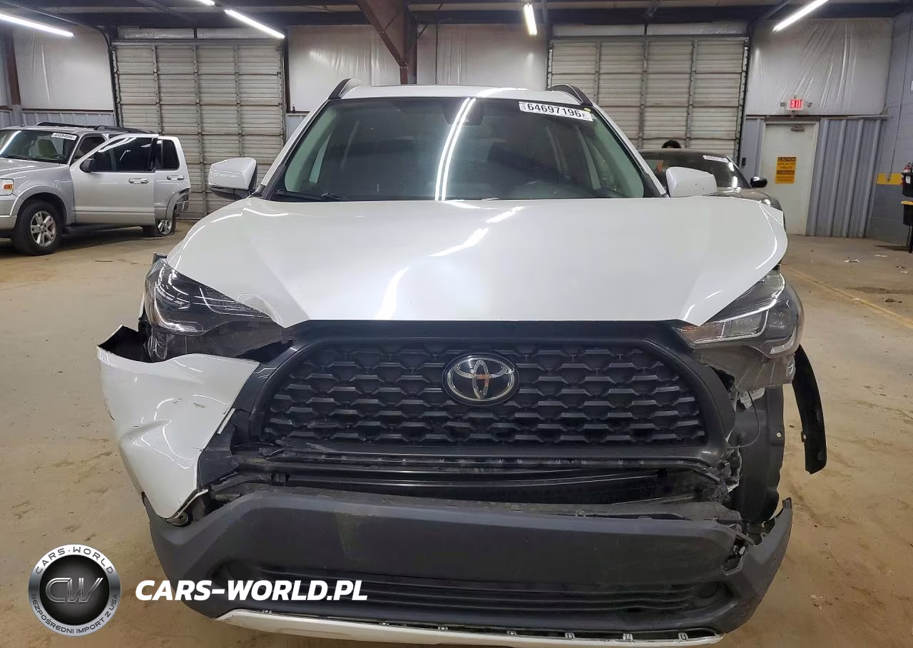 2022 Toyota Corolla Cross Le VIN:7MUBAABG2NV030293 - 5