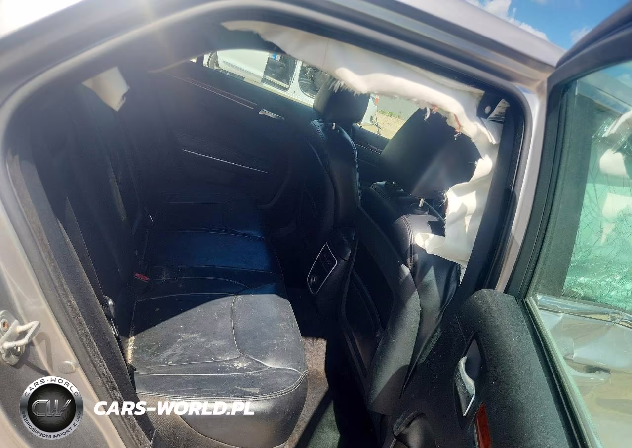 2014 Chrysler 300 VIN:2C3CCAAG7EH127910 - 10