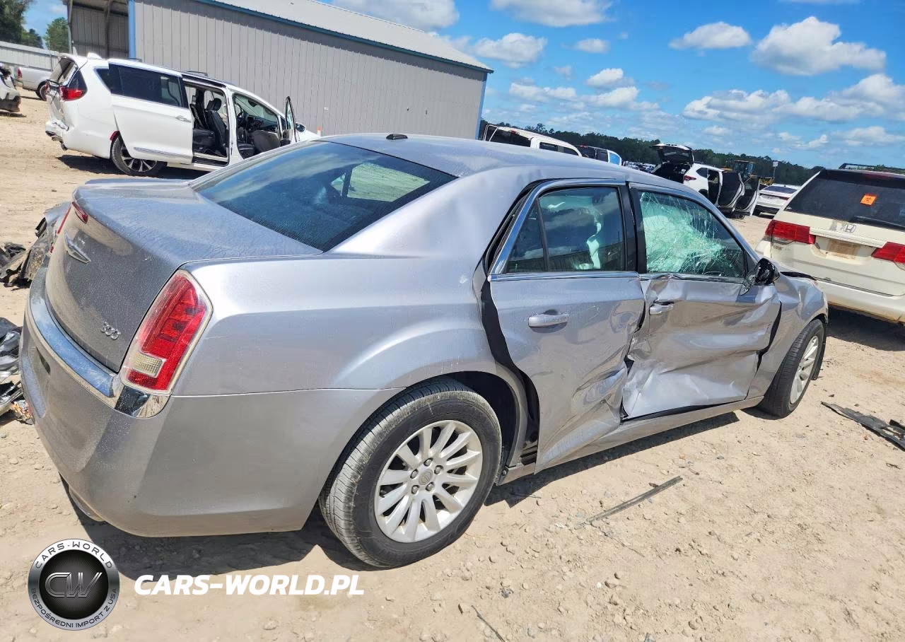 2014 Chrysler 300 VIN:2C3CCAAG7EH127910 - 3