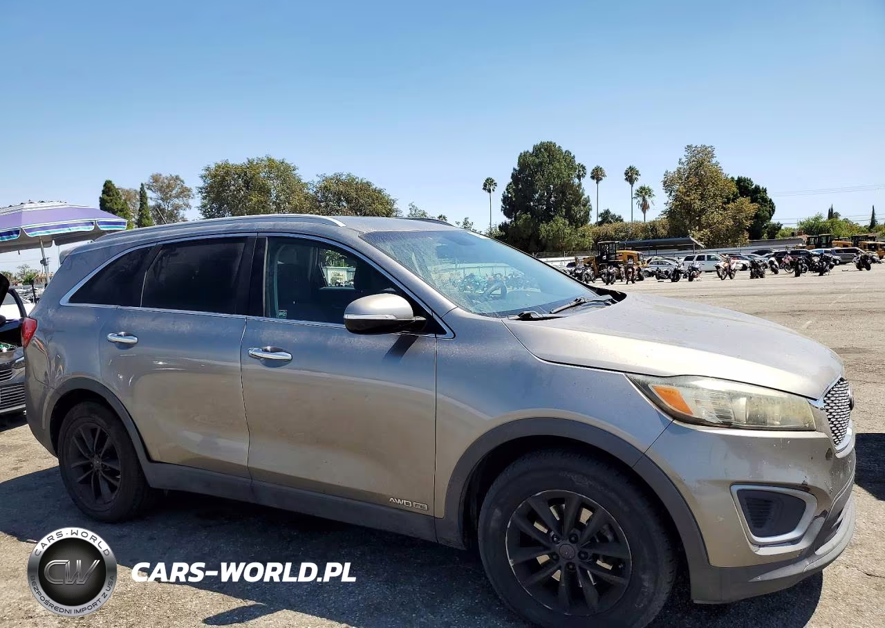 2016 Kia Sorento Lx V6 VIN:5XYPGDA59GG180398 - 4