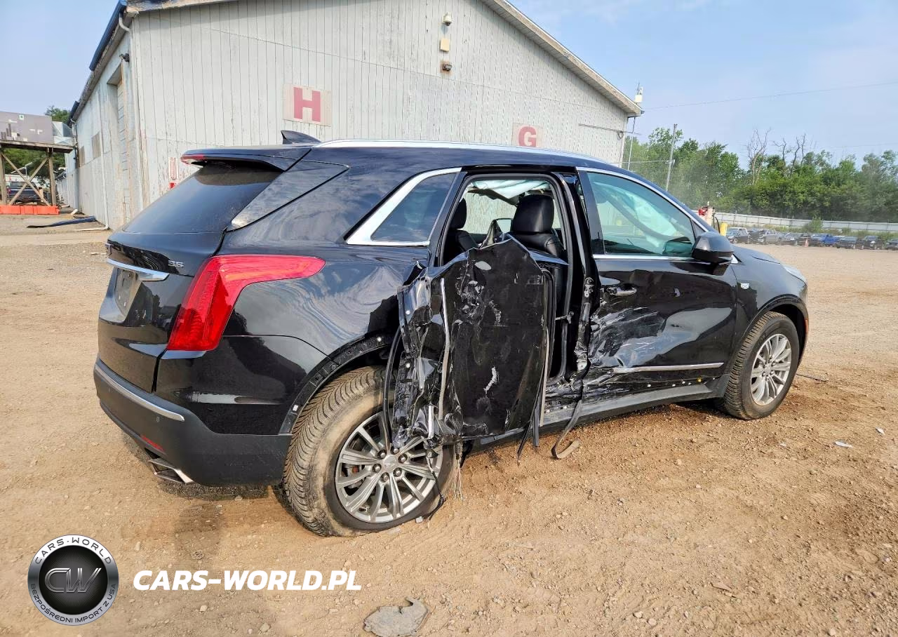 2018 Cadillac Xt5 Luxury VIN:1GYKNCRS8JZ246821 - 3