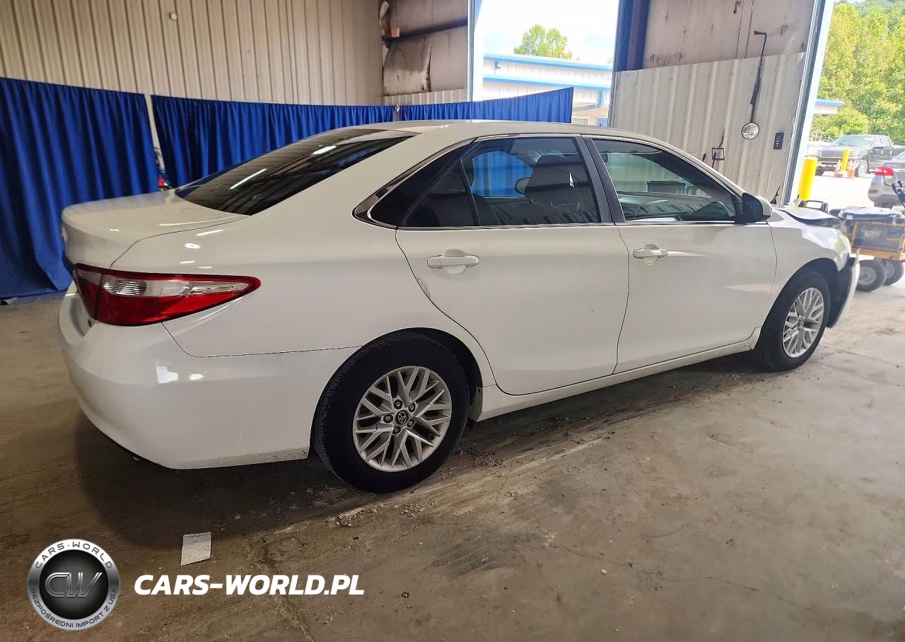 2016 Toyota Camry Le VIN:4T4BF1FK2GR578191 - 3