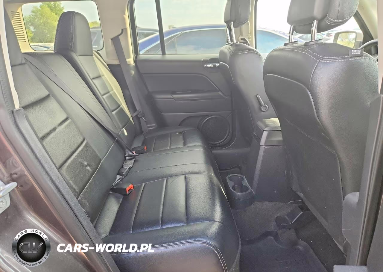 2016 Jeep Patriot Latitude VIN:1C4NJRFB6GD674107 - 10