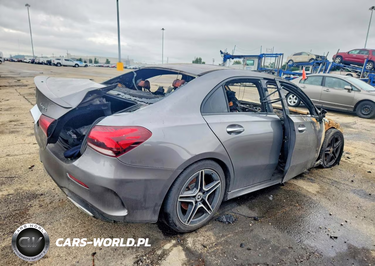 2019 Mercedes-Benz A 220 4Matic VIN:WDD3G4FB4KW001876 - 3