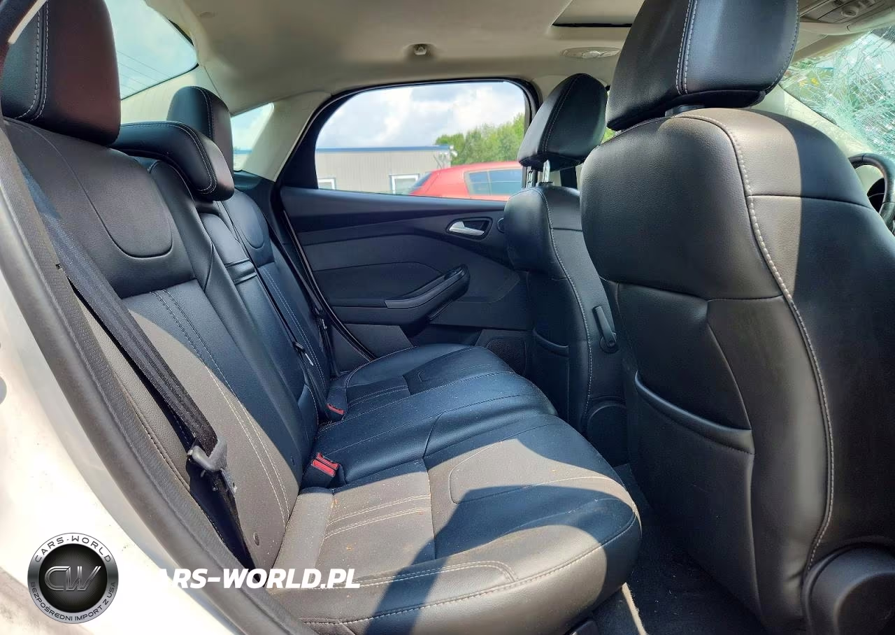 2013 Ford Focus Titanium VIN:1FADP3J26DL155161 - 10