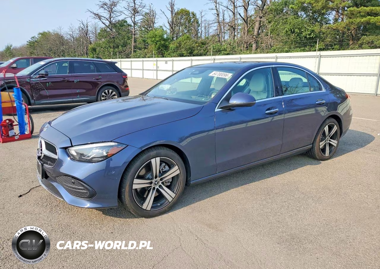 2024 Mercedes-Benz C 300 4Matic – zdjęcie 1 z 12