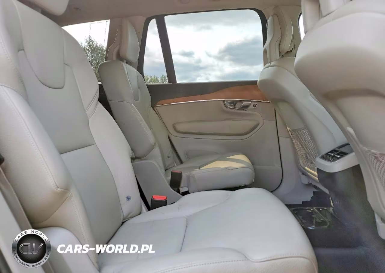 2021 Volvo Xc90 T6 Momentum VIN:YV4A221K7M1702677 - 11