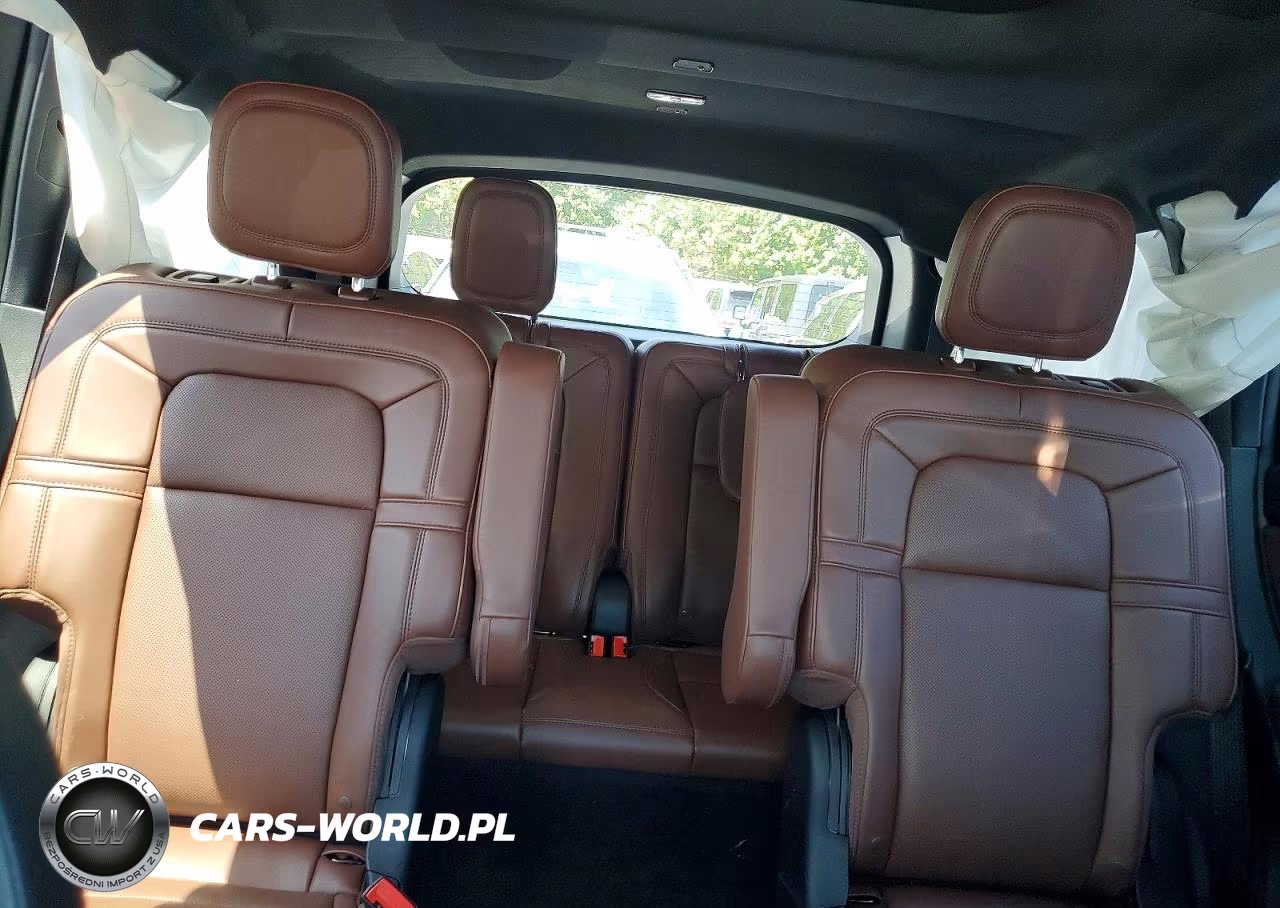 2026 Lincoln Aviator Reserve VIN:5LM5J7XCXTGL16649 - 10